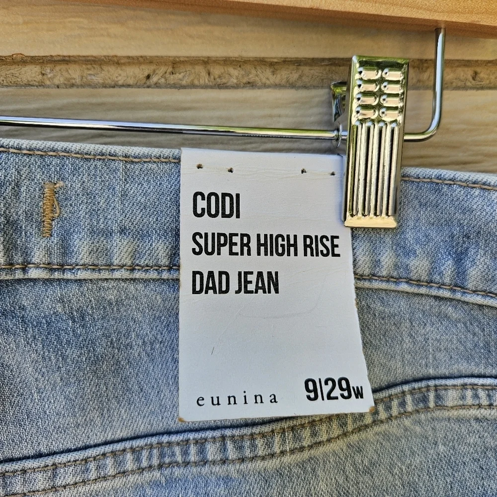 NWT Eunina light wash Codi Super High Rise Dad Jean size 9/29 - Picture 7 of 9